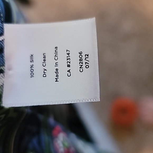 Talbots Silk Pullover Blouse Size 12, Blue, pink and green - Picture 4 of 4